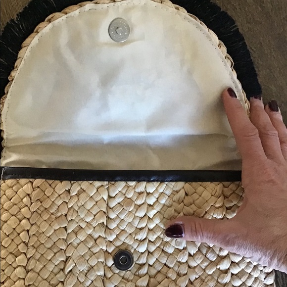 Women Elegant Braided Clutch Handbag - Picture 5 of 6